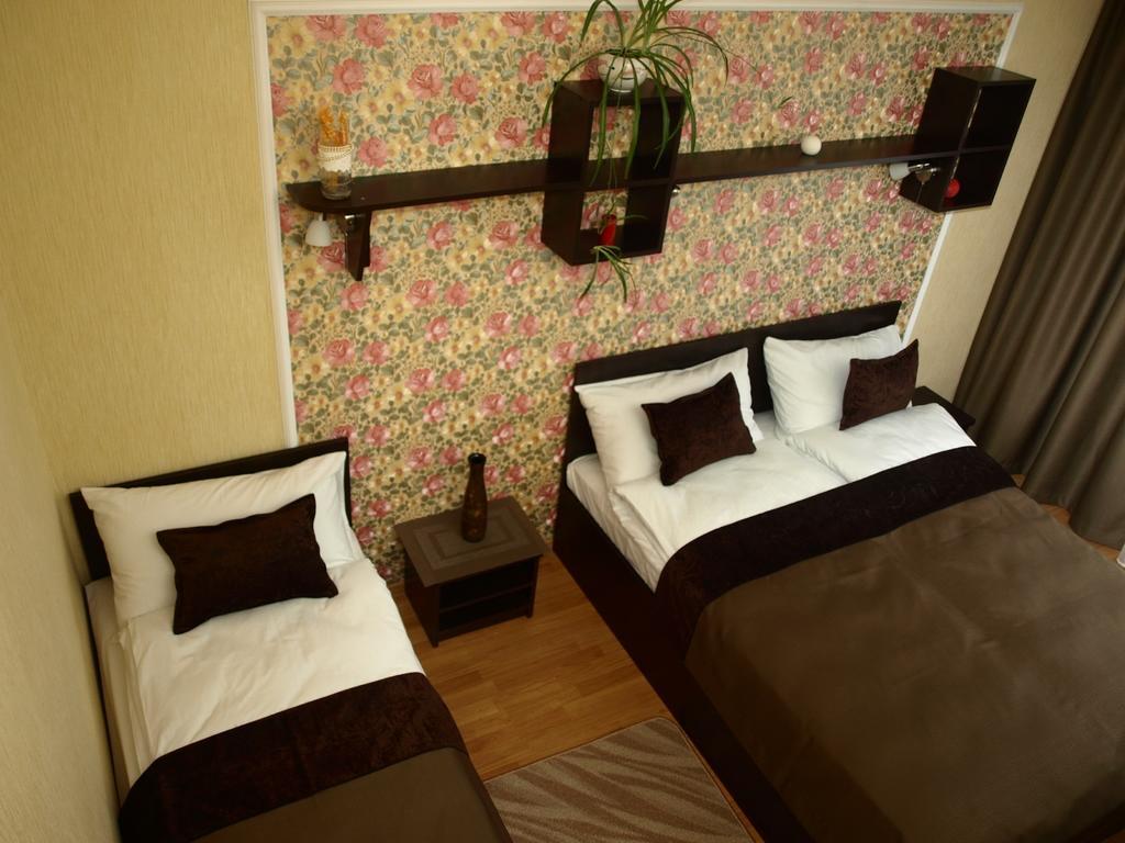 Leon Hotel Lviv Exterior foto
